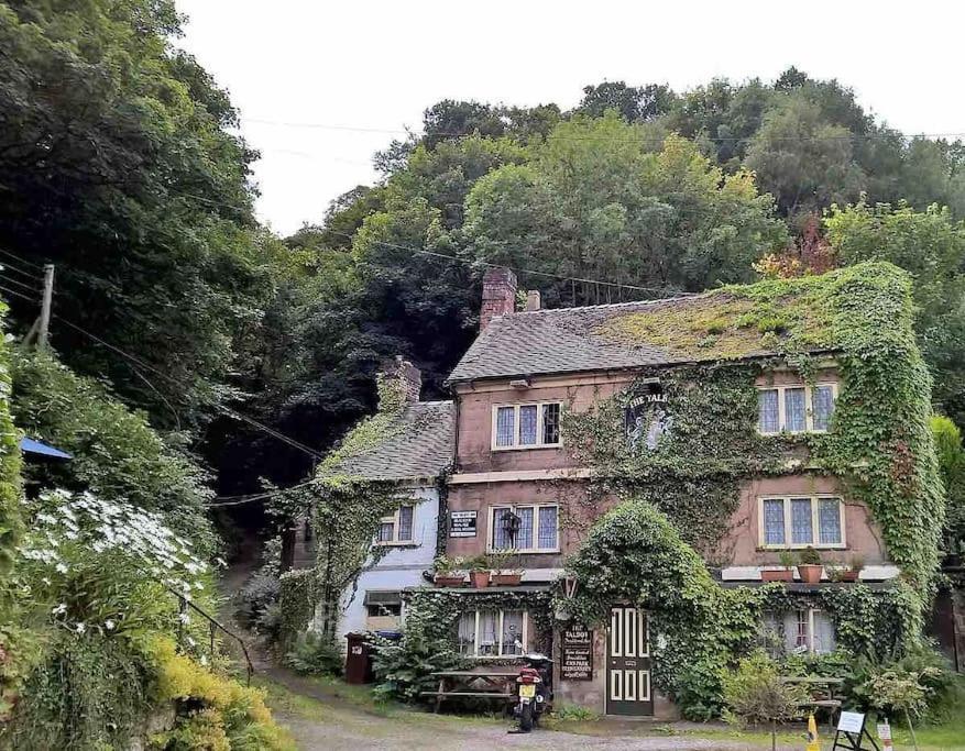 Woodbine Cottage-Part Of Alton Cottages ภายนอก รูปภาพ